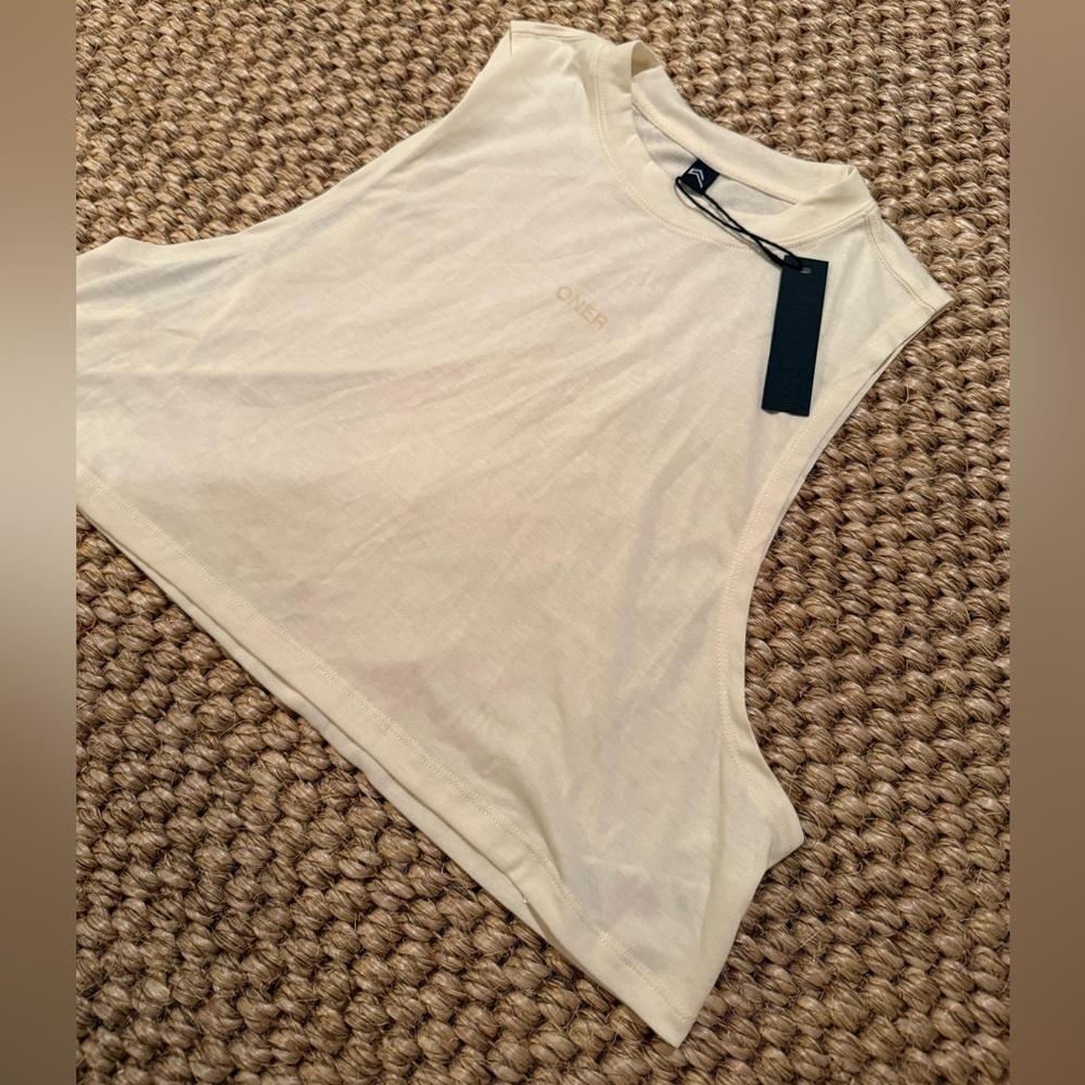Oner Active NWT go to muscle crop tank in off white women’s size medium - Picture 3 of 13